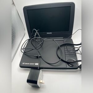 Philips White Portable DVD Player Kit